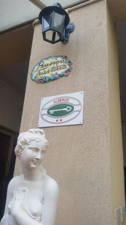 Hotel Triestina Ноли Экстерьер фото