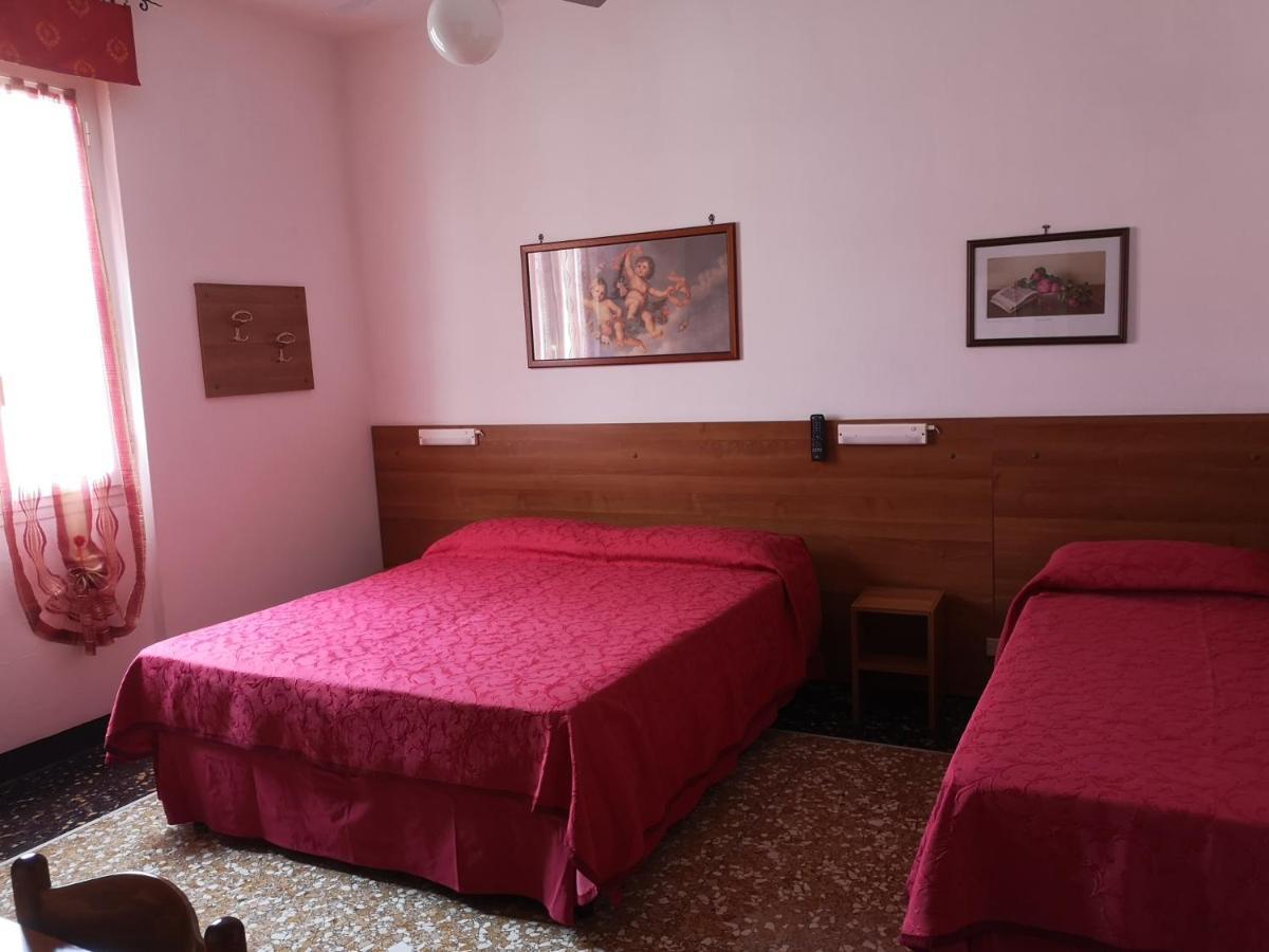 Hotel Triestina Ноли Экстерьер фото