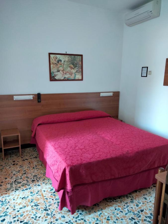Hotel Triestina Ноли Экстерьер фото