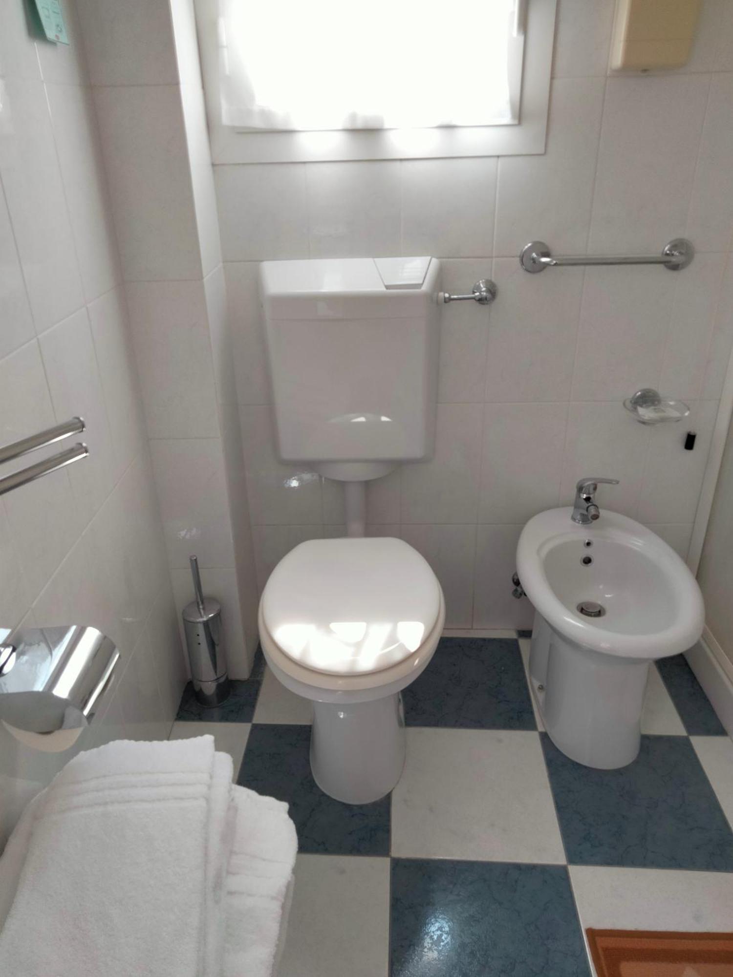 Hotel Triestina Ноли Экстерьер фото